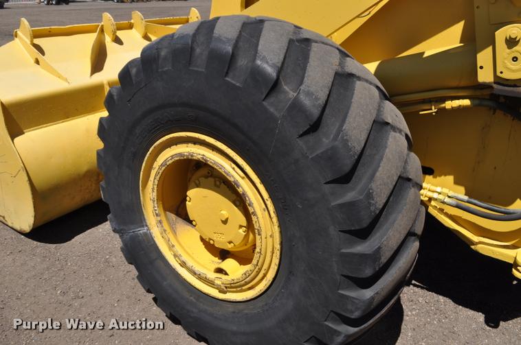 image for item L5228 1992 Komatsu WA380-1 wheel loader