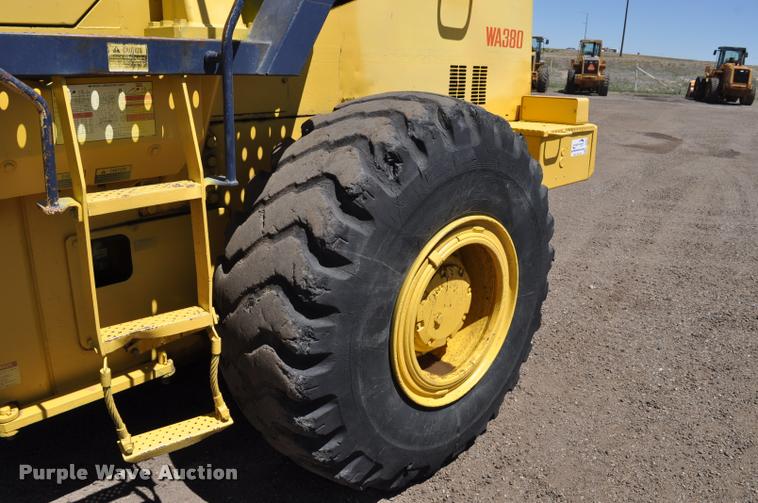 image for item L5228 1992 Komatsu WA380-1 wheel loader