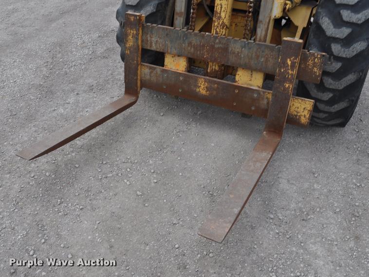 image for item L5230 Case 586D forklift