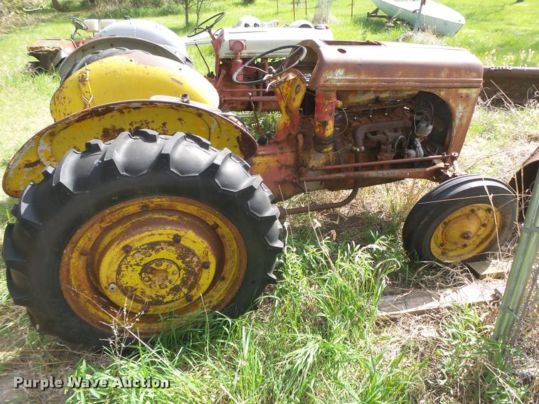 image for item AU9560 Ford 8N tractor