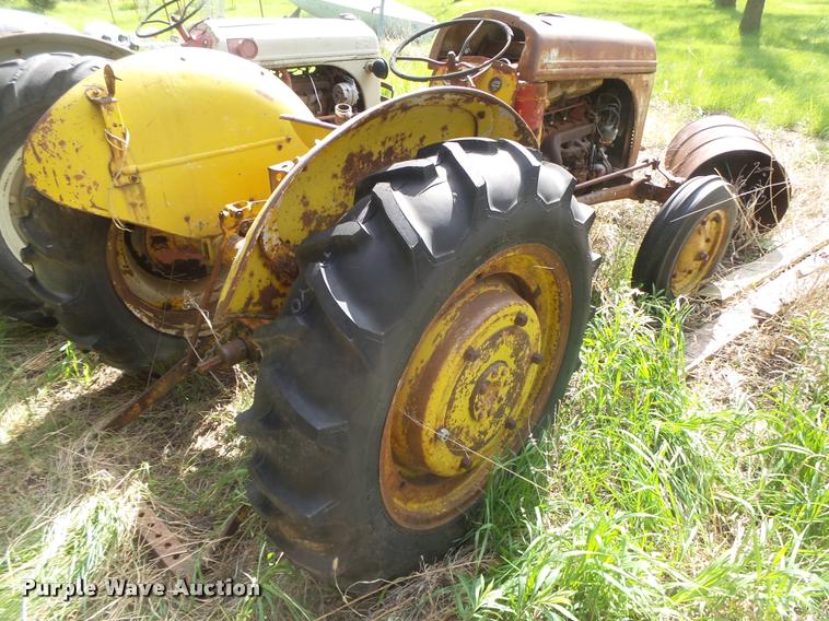 image for item AU9560 Ford 8N tractor
