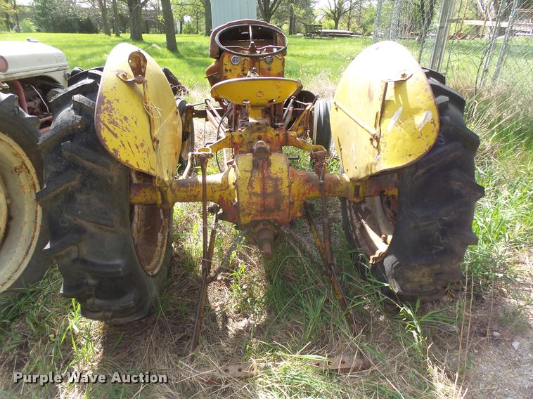 image for item AU9560 Ford 8N tractor