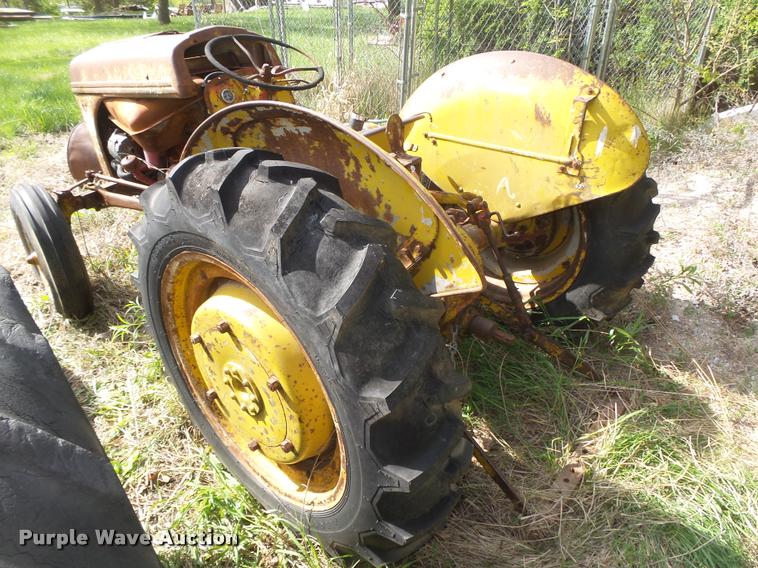image for item AU9560 Ford 8N tractor
