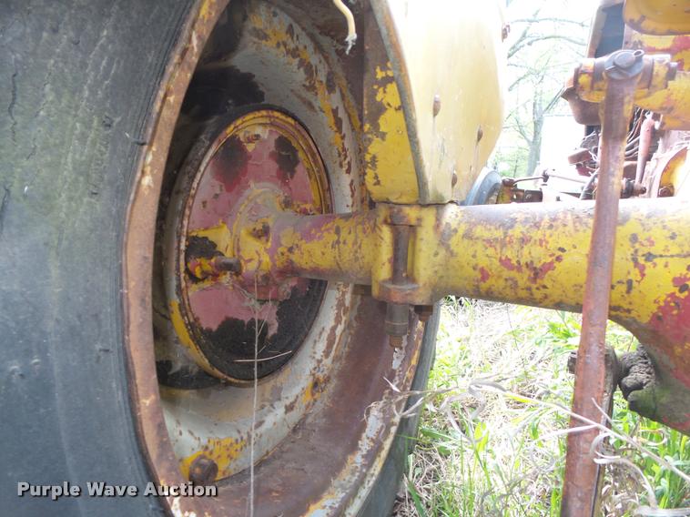 image for item AU9560 Ford 8N tractor