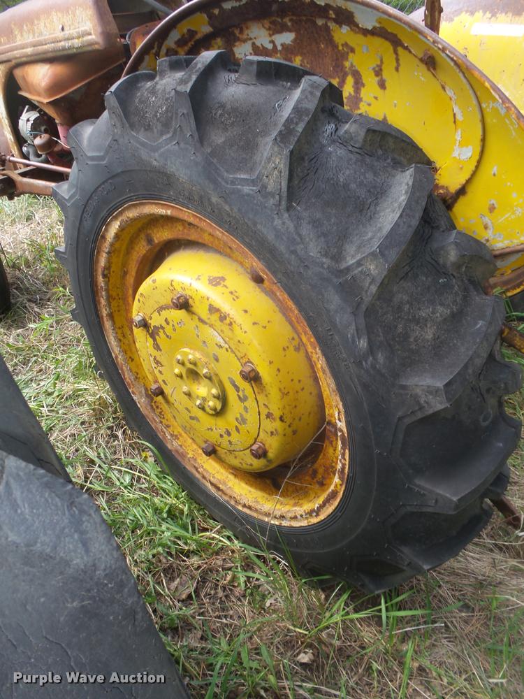 image for item AU9560 Ford 8N tractor