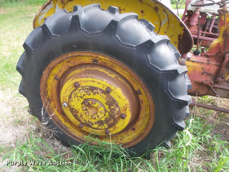 image for item AU9560 Ford 8N tractor