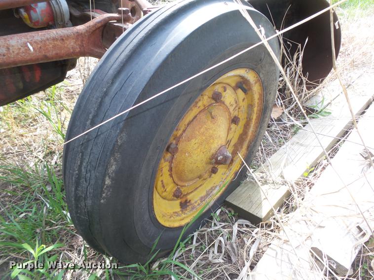 image for item AU9560 Ford 8N tractor