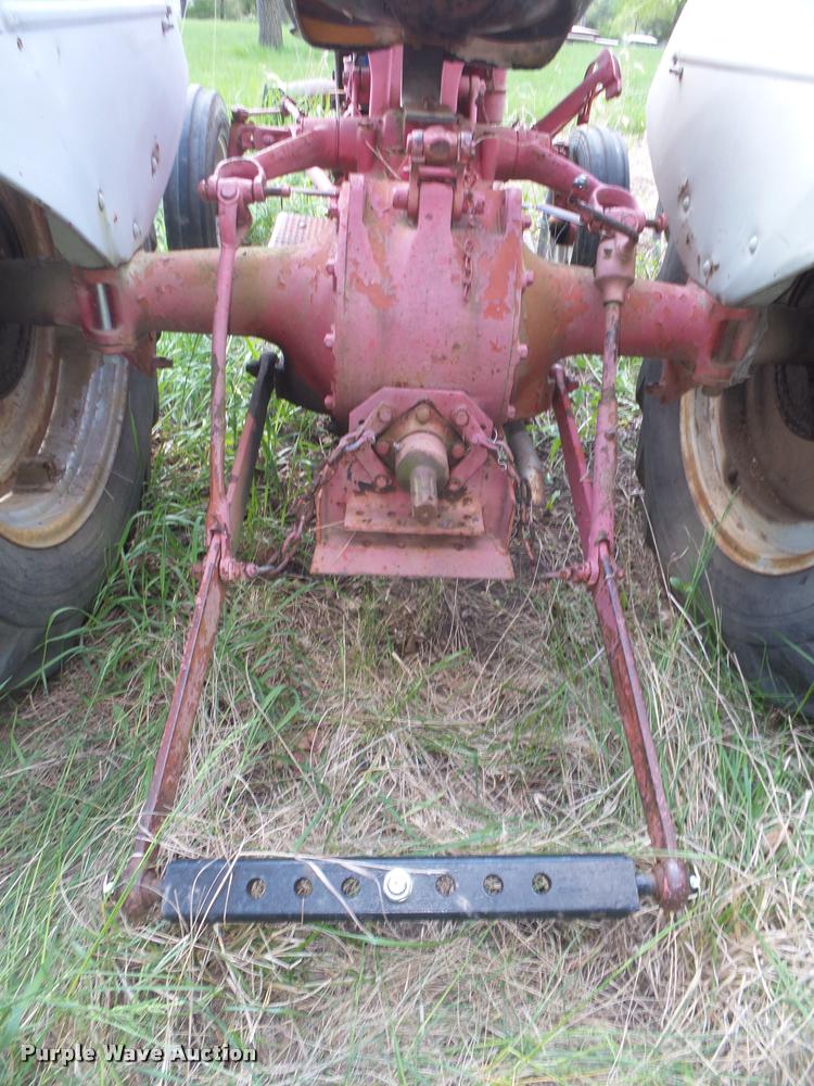 image for item AU9561 Ford 8N tractor