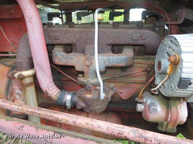 image for item AU9561 Ford 8N tractor