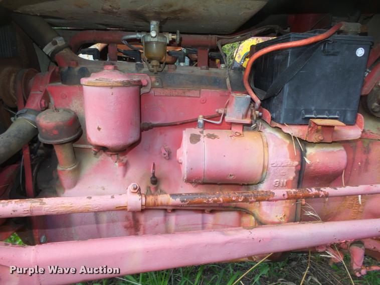 image for item AU9561 Ford 8N tractor