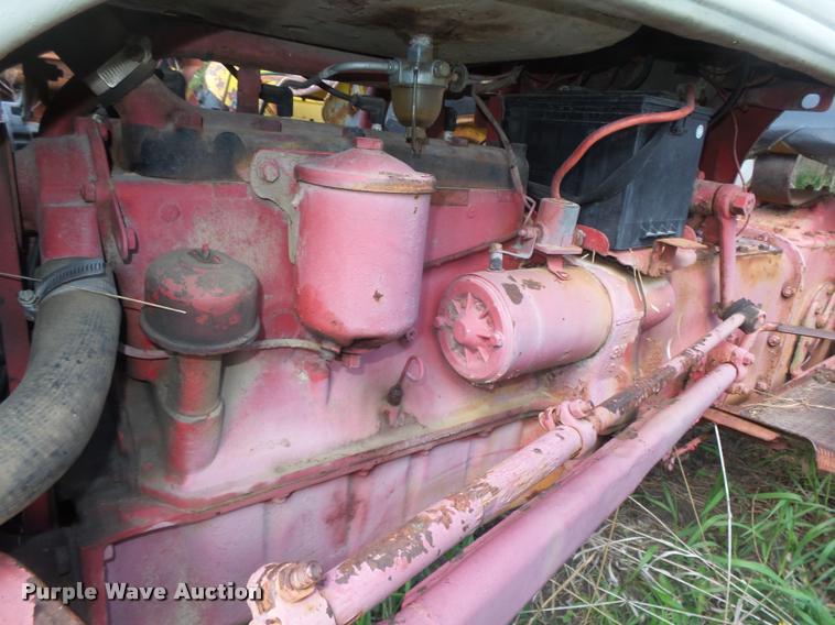 image for item AU9561 Ford 8N tractor