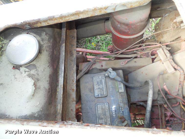 image for item AU9561 Ford 8N tractor