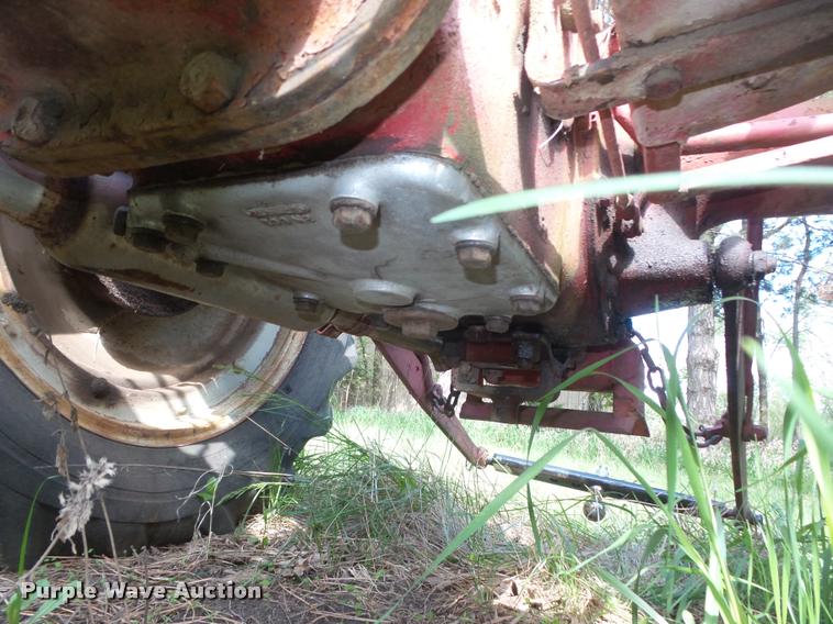 image for item AU9561 Ford 8N tractor