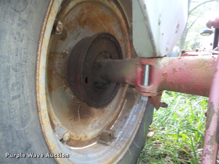 image for item AU9561 Ford 8N tractor