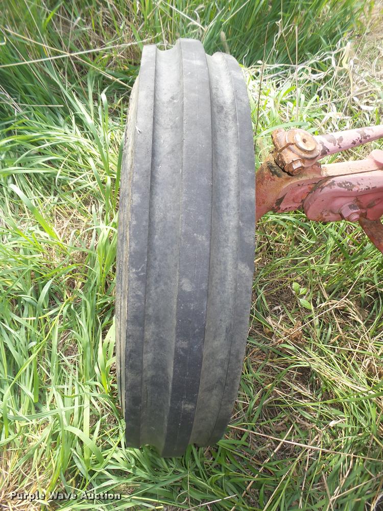 image for item AU9561 Ford 8N tractor