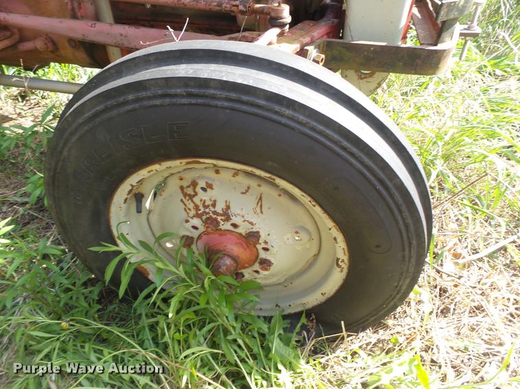 image for item AU9561 Ford 8N tractor