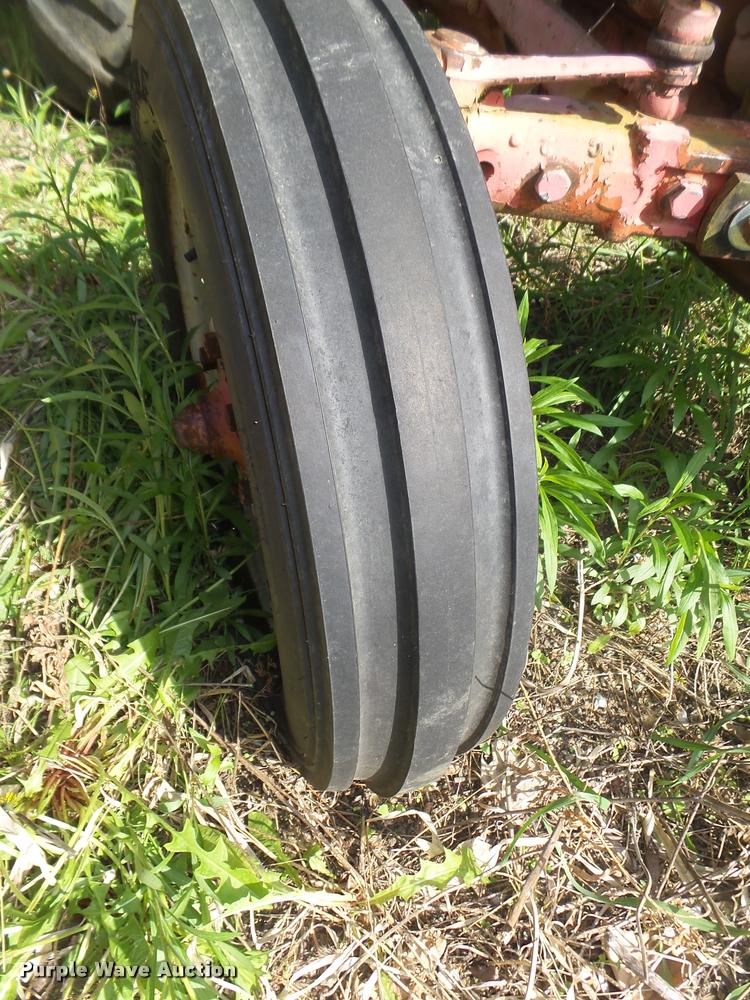 image for item AU9561 Ford 8N tractor