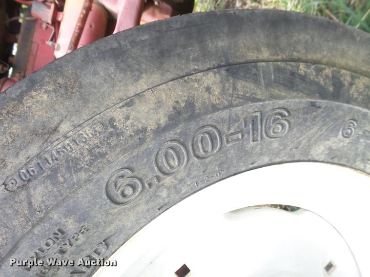 image for item AU9561 Ford 8N tractor