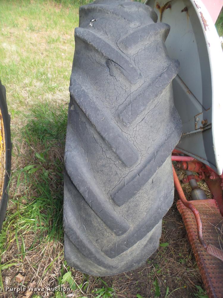 image for item AU9561 Ford 8N tractor