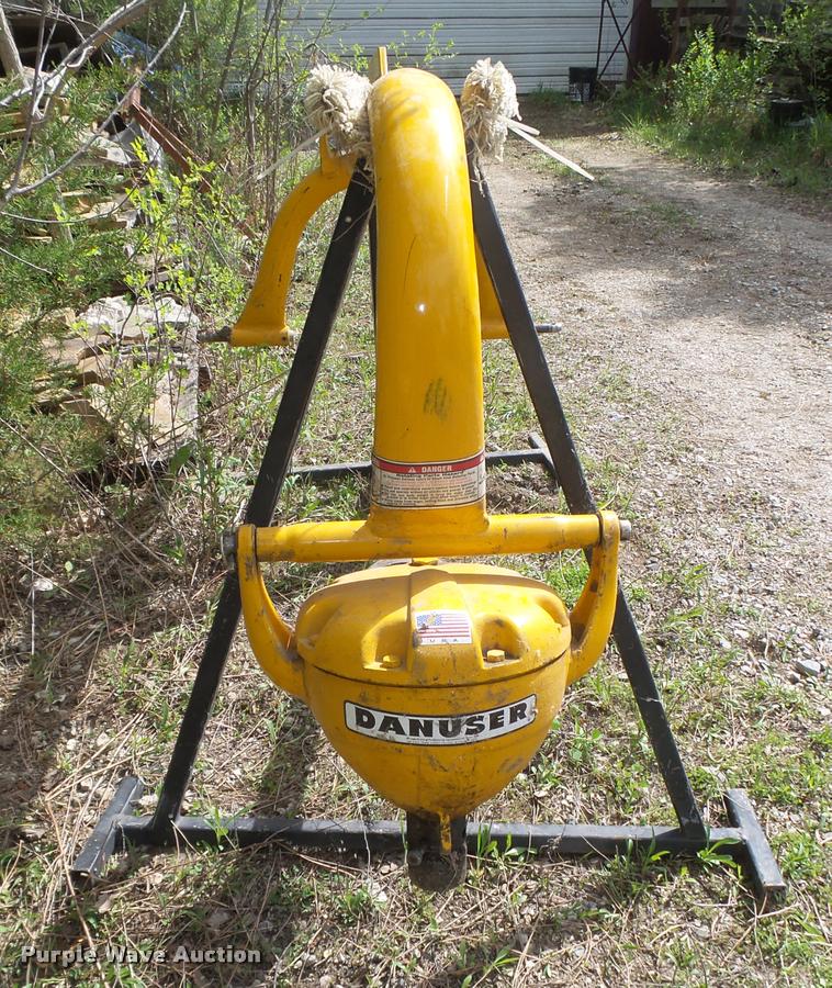 Danuser F8 post hole auger in Lincoln, NE Item AU9563 sold Purple Wave