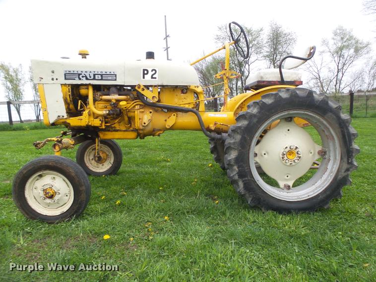 image for item AU9565 1967 International Cub tractor