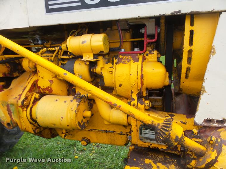 image for item AU9565 1967 International Cub tractor