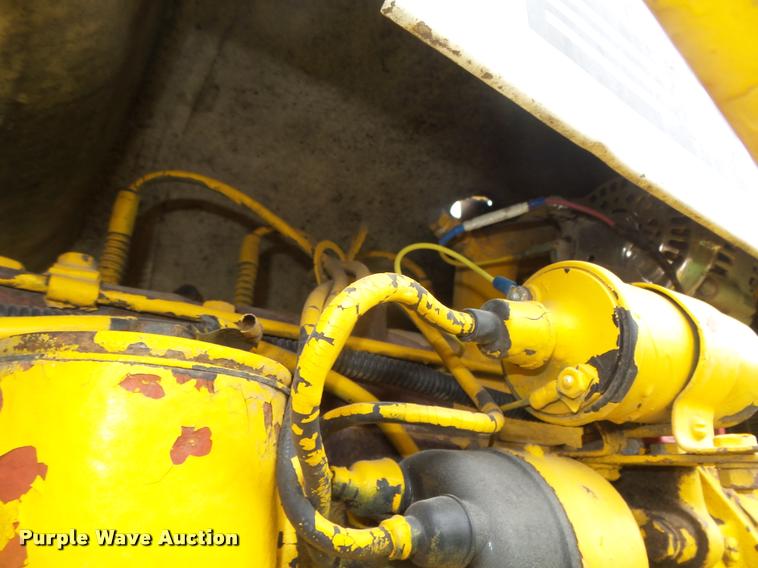 image for item AU9565 1967 International Cub tractor