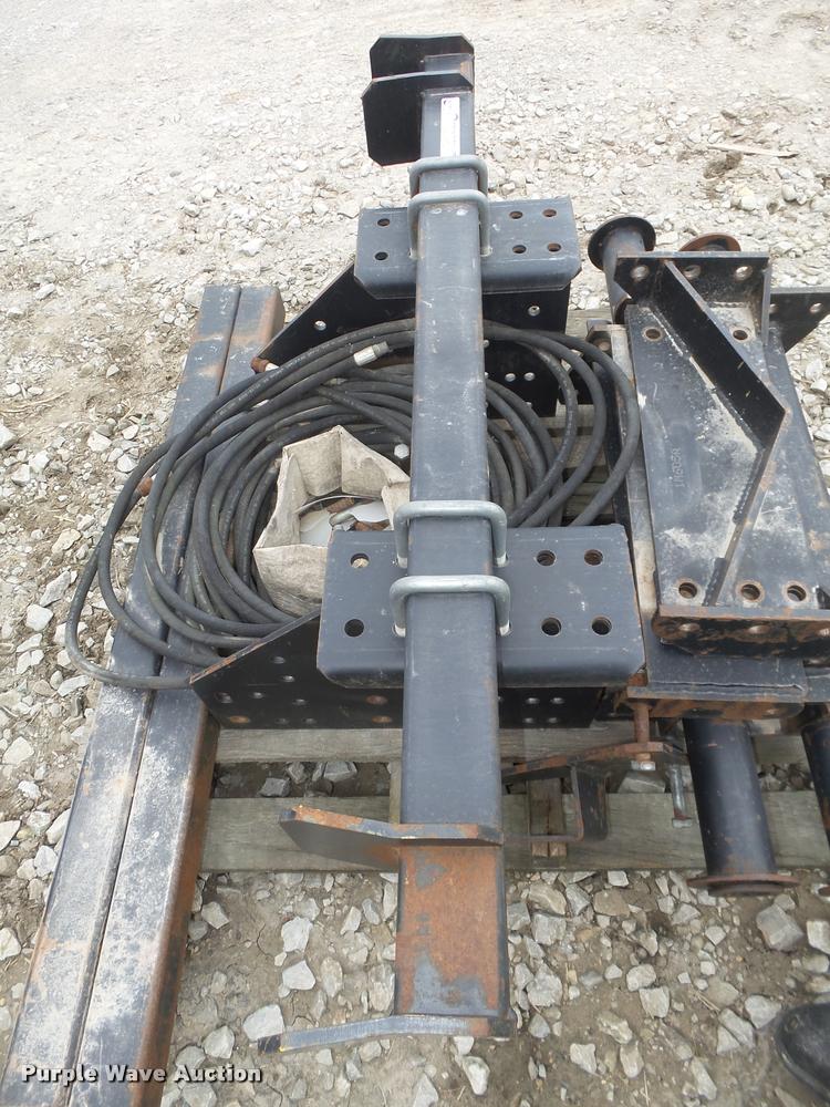 image for item AU9572 Westendorf loader mounting bracket