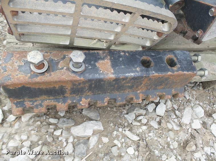 image for item AU9573 New Holland front weights