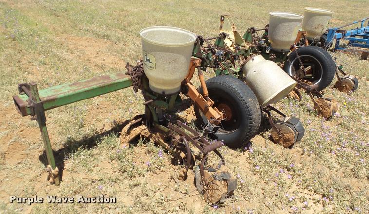 image for item BJ9255 John Deere Lister planter