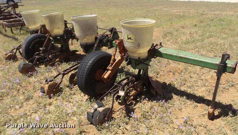 image for item BJ9255 John Deere Lister planter