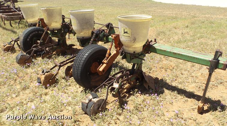 image for item BJ9255 John Deere Lister planter