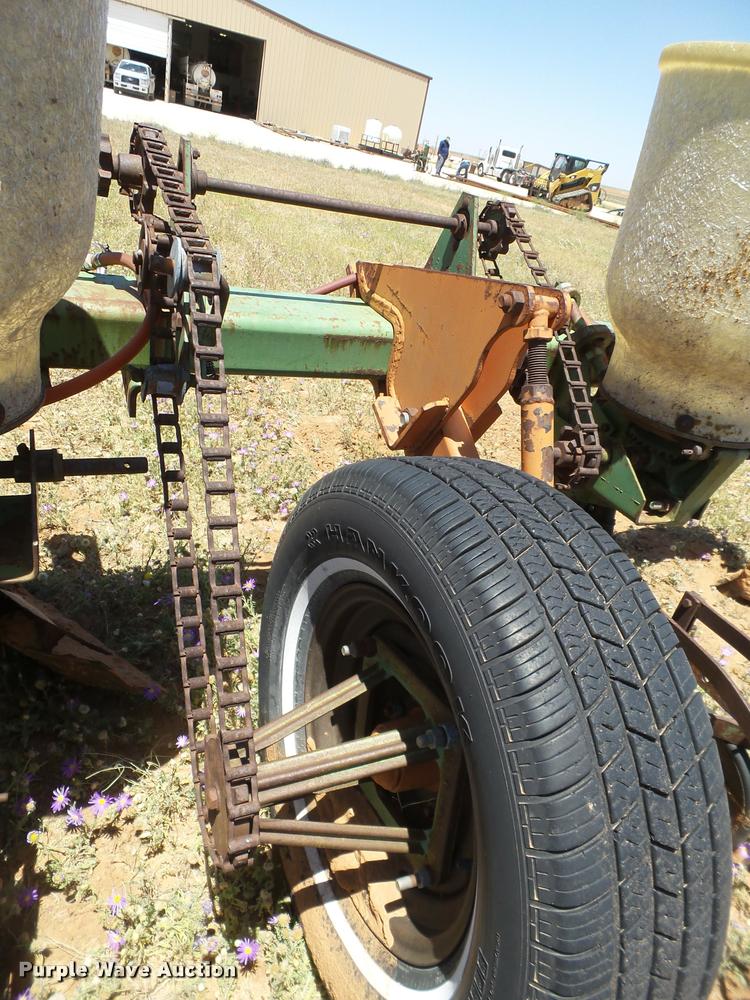 image for item BJ9255 John Deere Lister planter