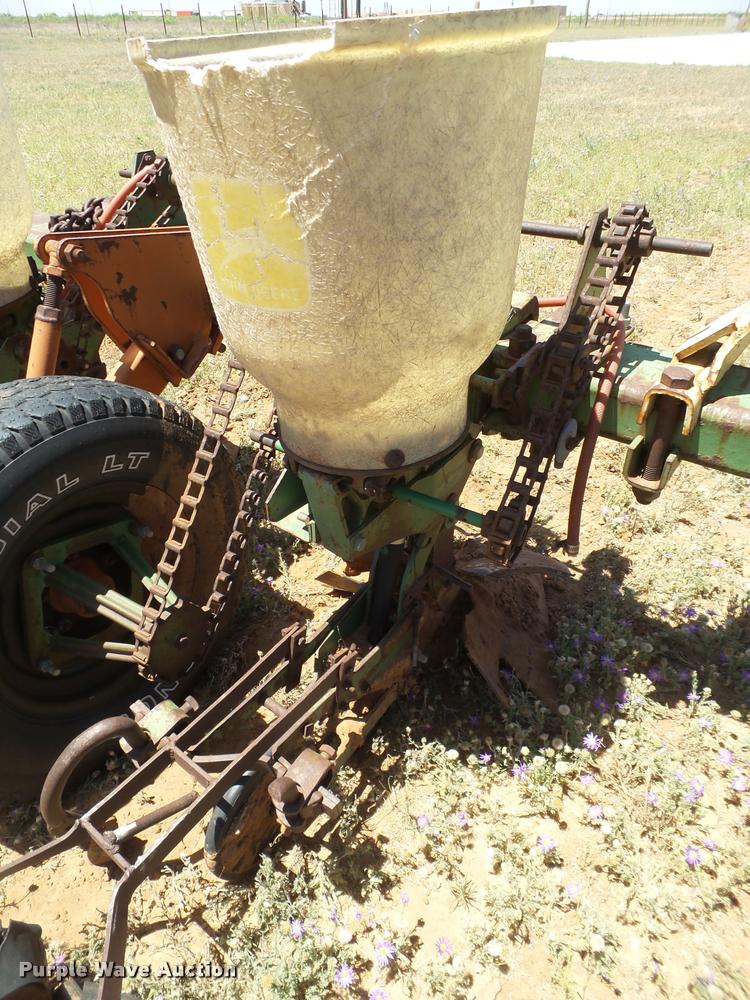 image for item BJ9255 John Deere Lister planter