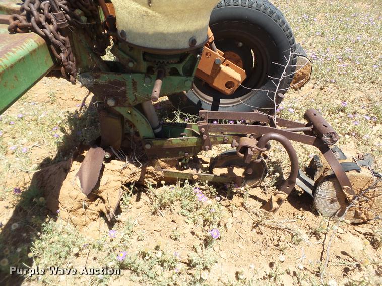 image for item BJ9255 John Deere Lister planter