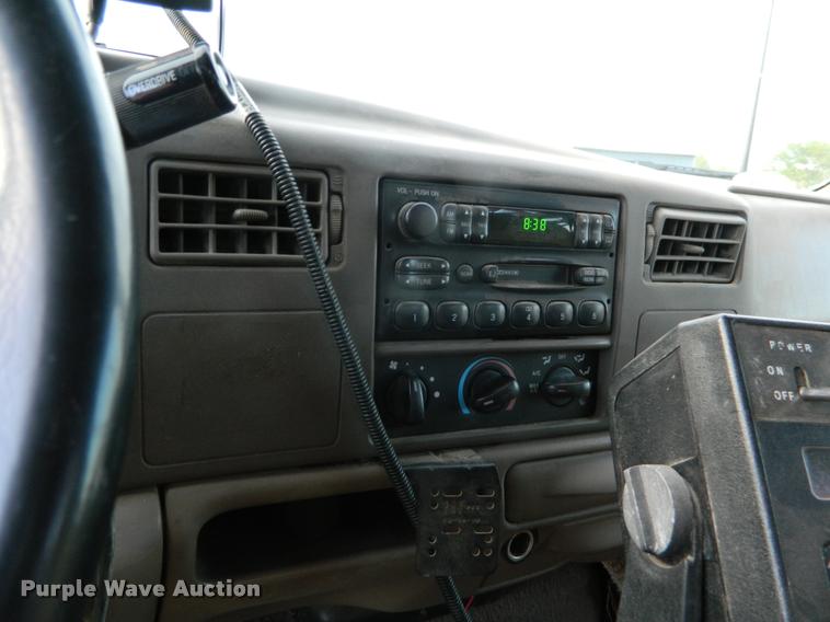 image for item BK9259 2000 Ford F350 Super Duty XLT applicator truck