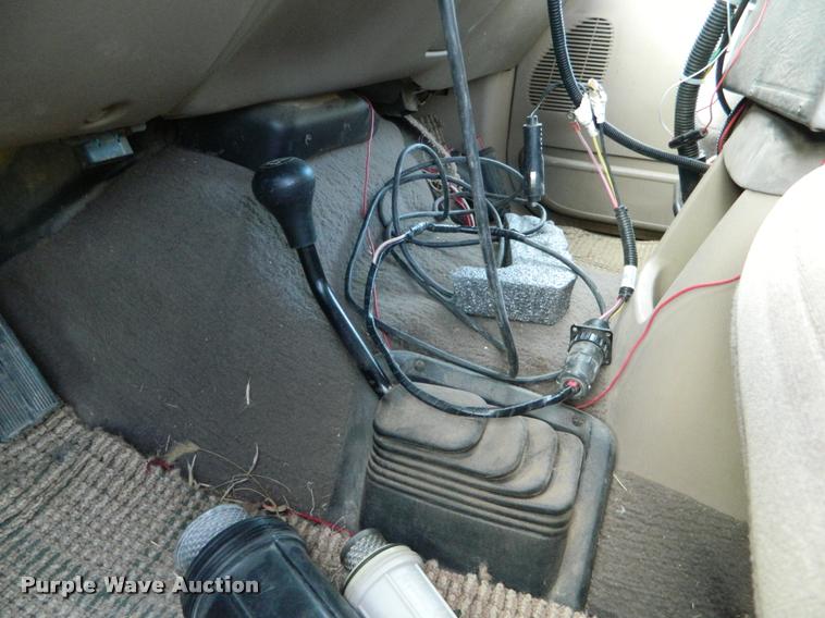 image for item BK9259 2000 Ford F350 Super Duty XLT applicator truck