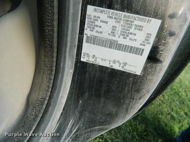 image for item BK9259 2000 Ford F350 Super Duty XLT applicator truck