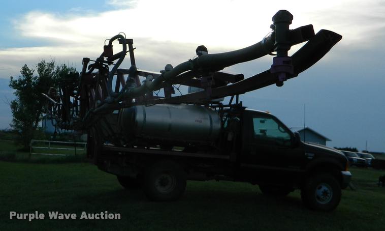 image for item BK9259 2000 Ford F350 Super Duty XLT applicator truck