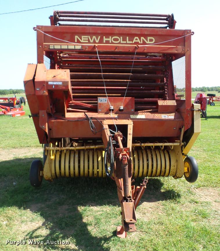 image for item BZ9652 1979 New Holland 851 round baler