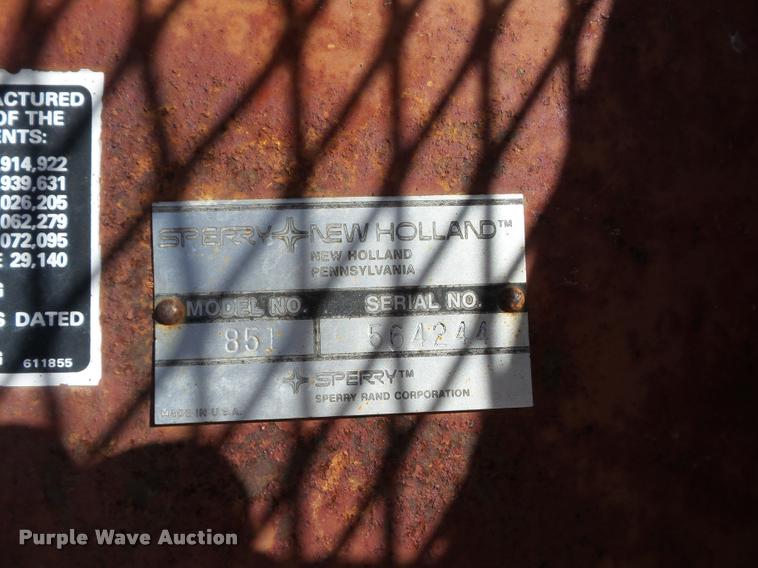 image for item BZ9652 1979 New Holland 851 round baler