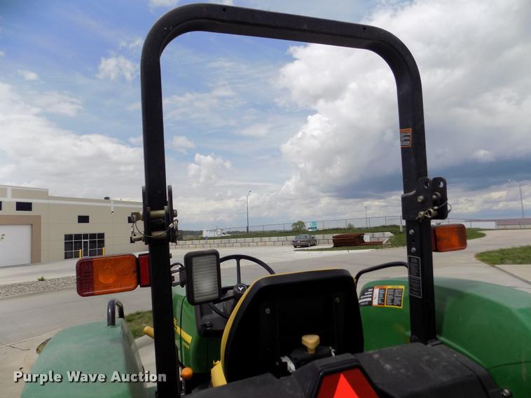 image for item DA0691 1998 John Deere 5510 MFWD tractor