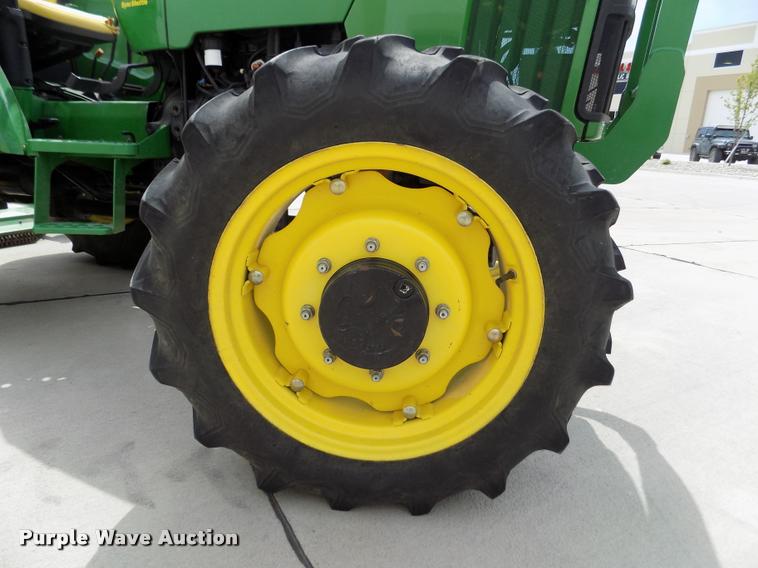 image for item DA0691 1998 John Deere 5510 MFWD tractor