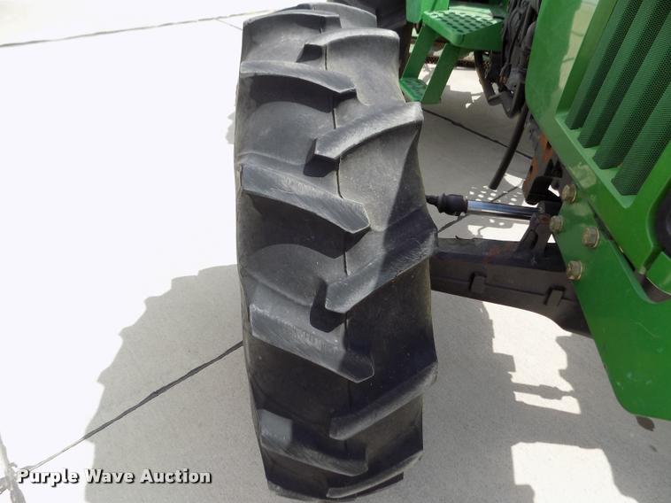 image for item DA0691 1998 John Deere 5510 MFWD tractor