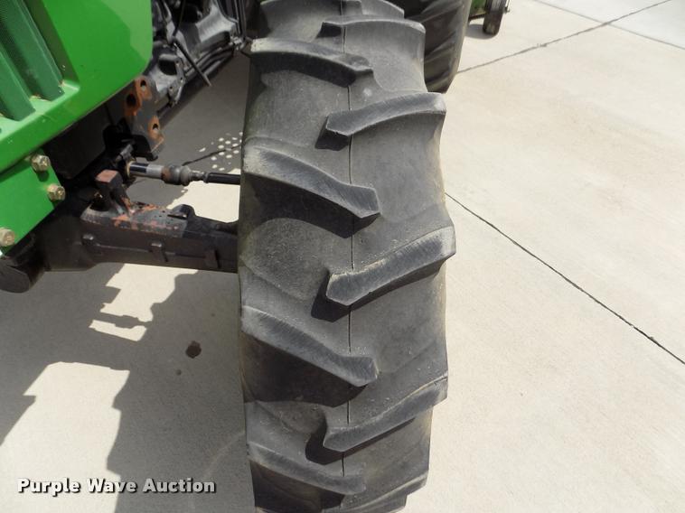 image for item DA0691 1998 John Deere 5510 MFWD tractor