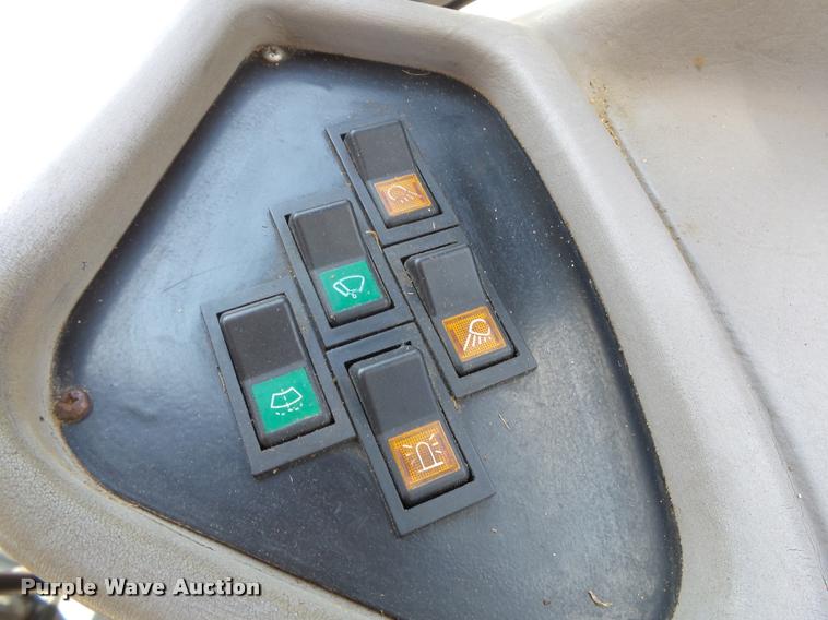 image for item DA2671 2004 Case IH JX95 MFWD tractor