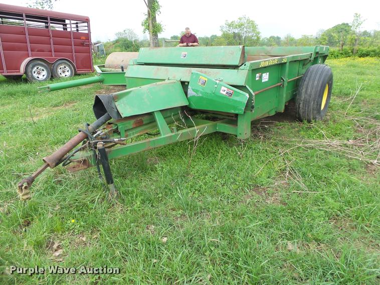 image for item DA2681 John Deere 450 manure spreader