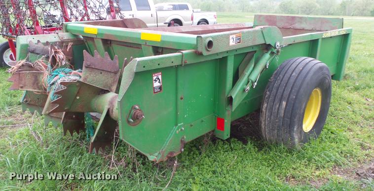 image for item DA2681 John Deere 450 manure spreader