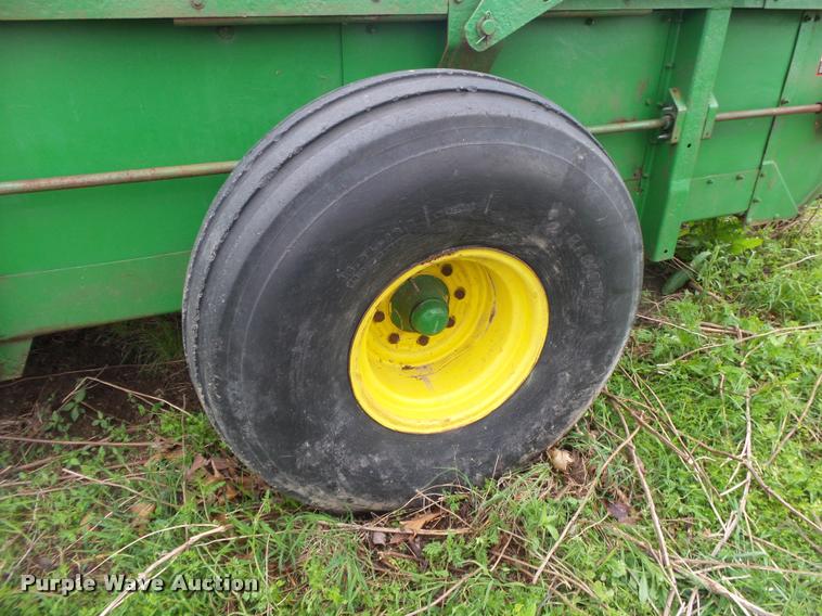 image for item DA2681 John Deere 450 manure spreader