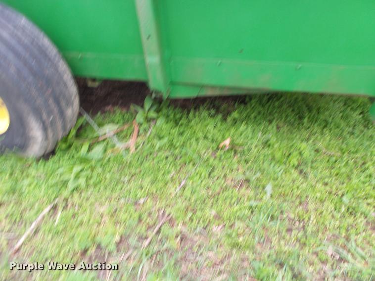 image for item DA2681 John Deere 450 manure spreader